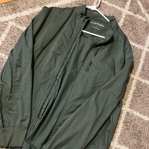 MENS UNIFORM ADVANTAGE SCRUB JACKET